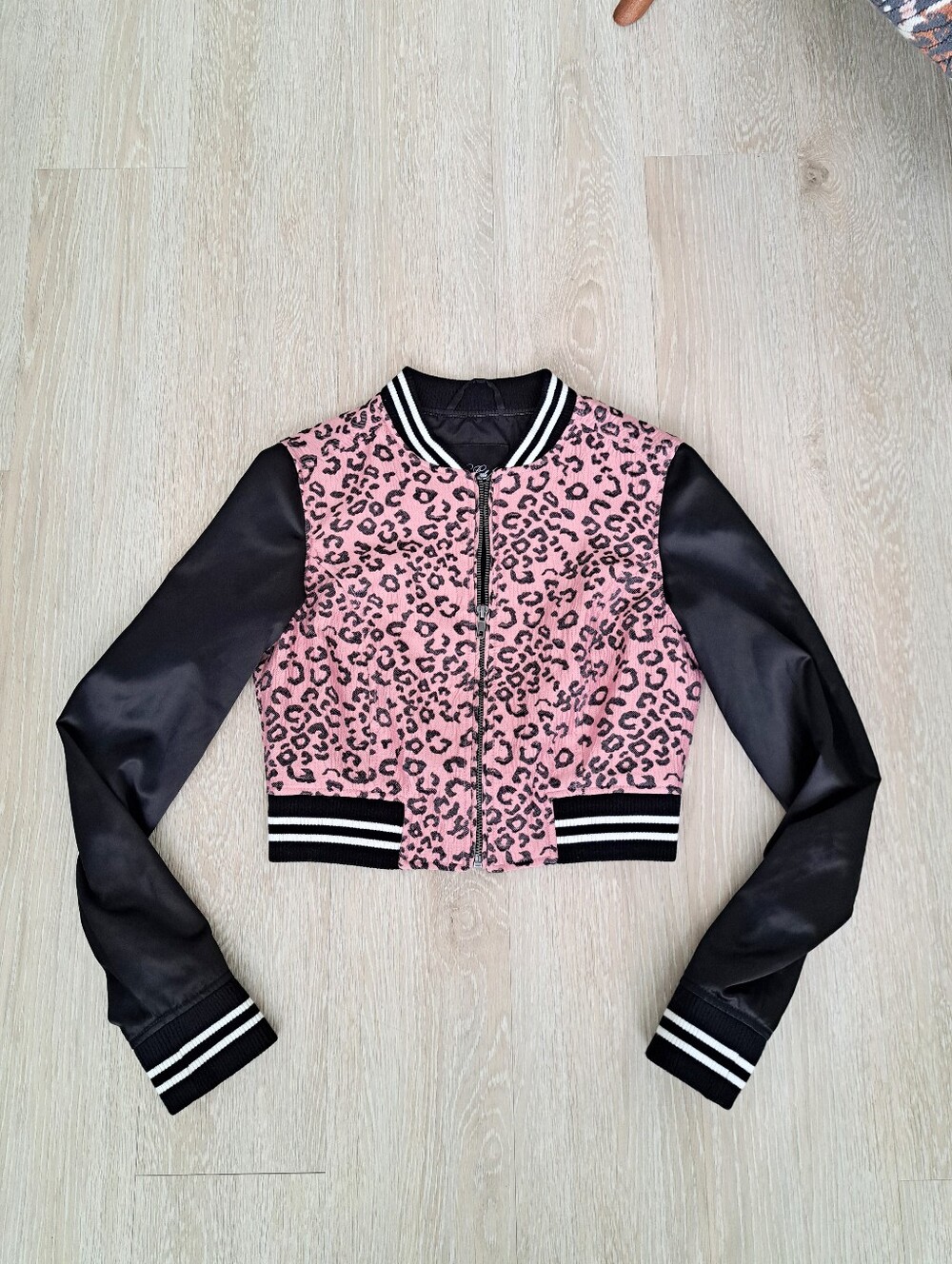 Pretty Little Liars By Aeropoatale Pink Leopard Cropped Varsity Jacket Sz S